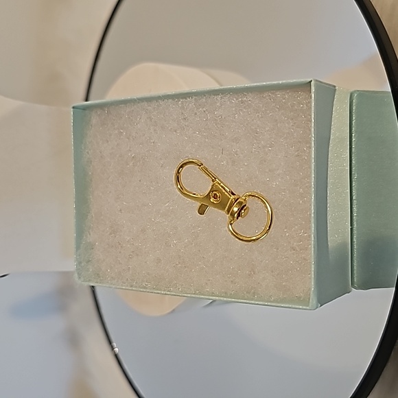 EUC ✨️Louis Vuitton✨️ Charm, Cream colored enamel - Picture 5 of 5